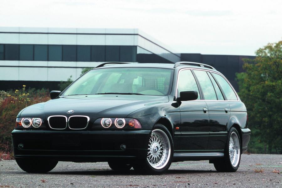  BMW 5-Series Touring 2001 года  (фото 11 из 17)